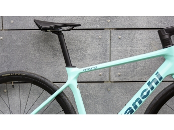 Bianchi Infinito 105 Di2 12s Velomann alloy - Celeste glossy/black decals 2026